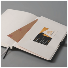 Notizbuch Kompagnon Klassik | A6, punktiert, Gummizugverschluss, schwarz