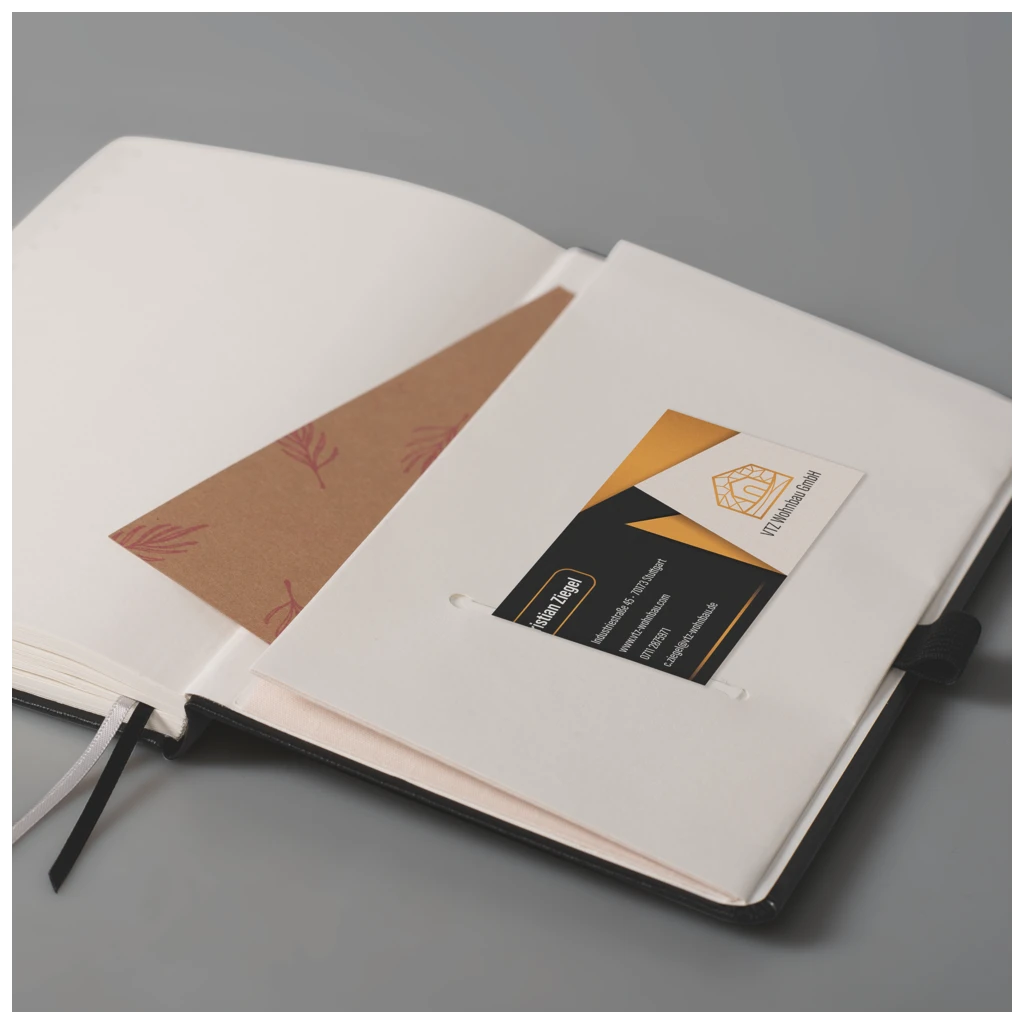 Notizbuch Kompagnon Klassik | A6, punktiert, Gummizugverschluss, schwarz