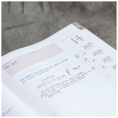 10-Jahres-Kalender Premium 2025-2034 „10 Years of Moments“ | A4, Kunstleder